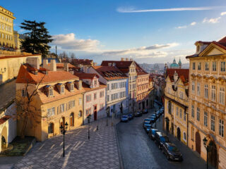 Malá Strana – pohled na Nerudovu ulici z Hradčan | Private Tours Czech